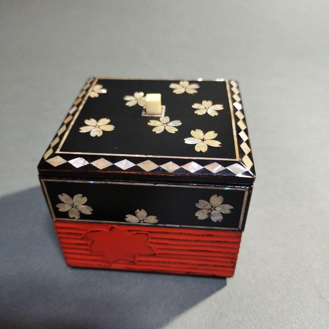 螺鈿細工　小箱