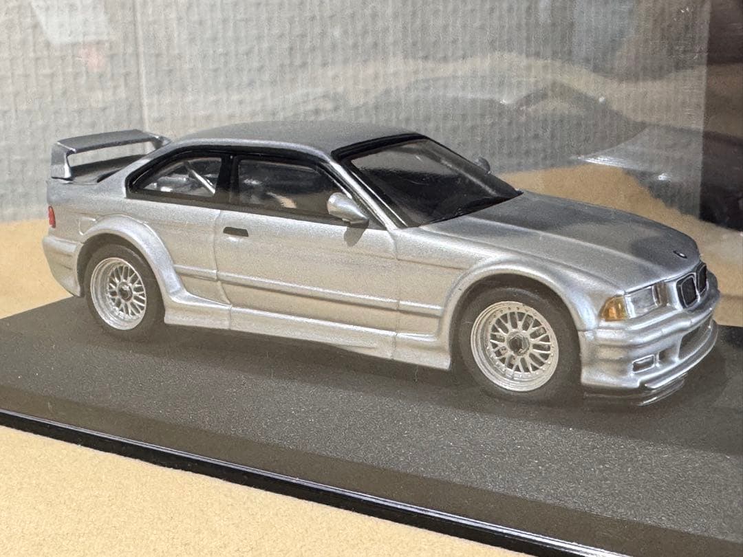ミニチャンプス、BMW M3 GTR (E36) 1993 シルバー ミニカー