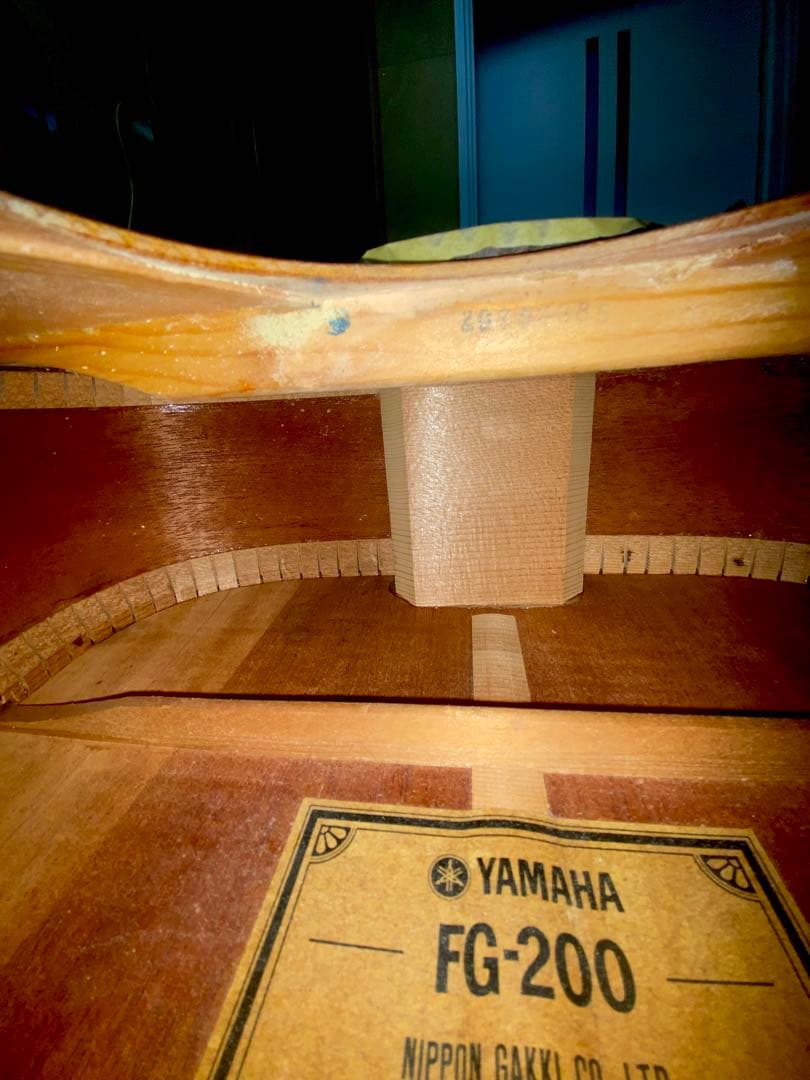 大幅値下げ‼️YAMAHA FG200グリーンラベル　調整済み新品弦　激鳴り！