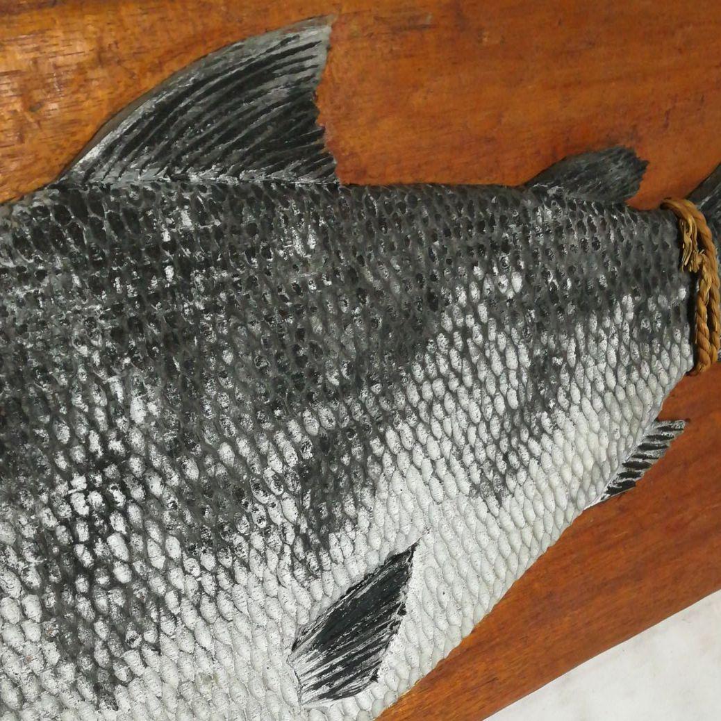 レトロ　木彫レリーフ　壁掛け　鮭　カムイチェップ　北海道　アイヌ彫