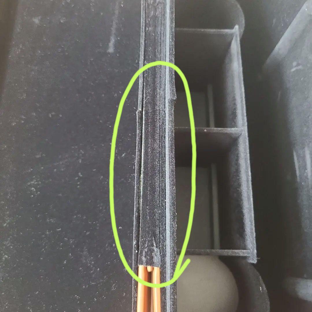 Dyson専用ケースとブラシセット