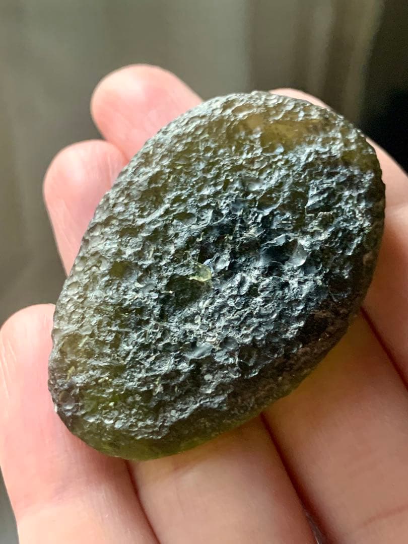 最強パワーストーンモルダバイト　テクタイト　隕石　ヒーリング鉱物標本　リビアン