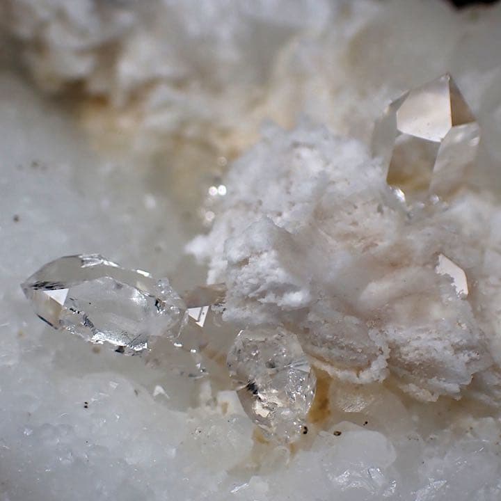 【イタリア/カラーラ産】カラーラダイヤモンドクォーツ