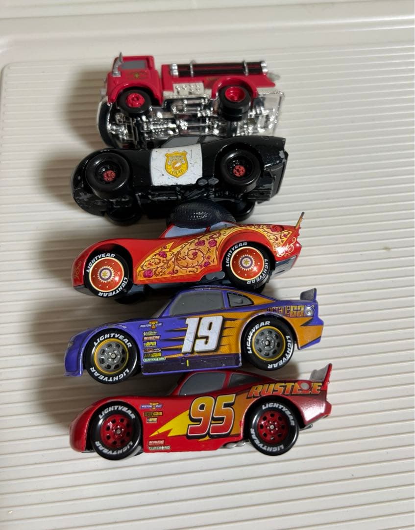 カーズ、ミニカー、BOBBY SWIFT No.19（大きいミニカー）