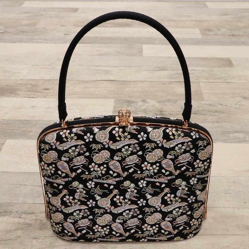 《和装バッグ◆小さな和楽器と桜梅竹模様◆黒地＊着物に合わせて♪Z1-7》