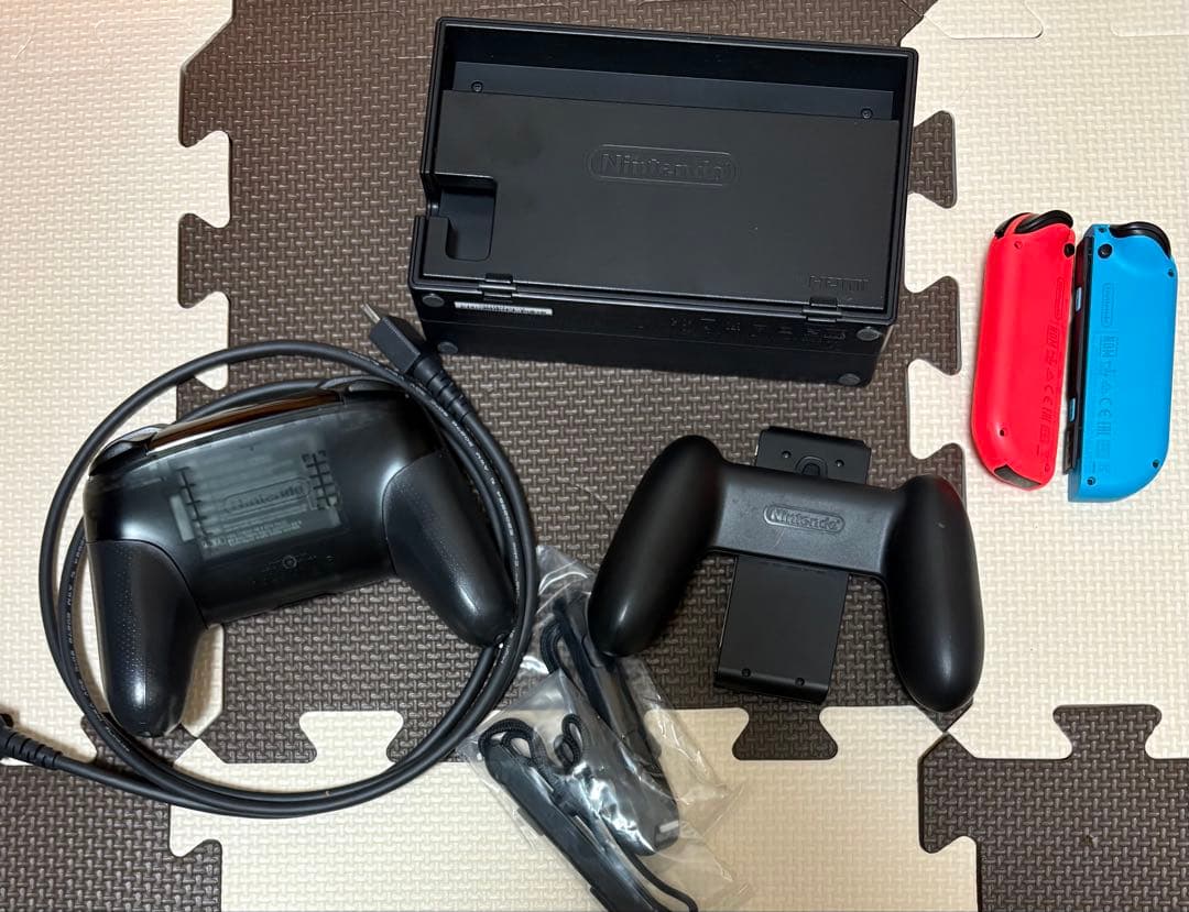 任天堂 Nintendo Switch 本体 プロコン付き スイッチ