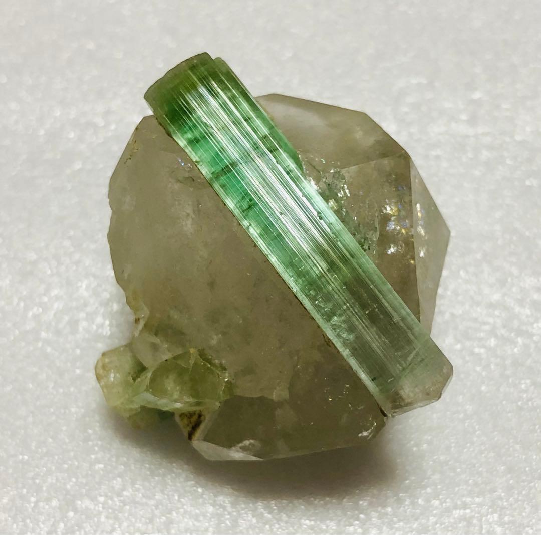 水晶　電気石　クリスタル　グリーントルマリン　パキスタン産