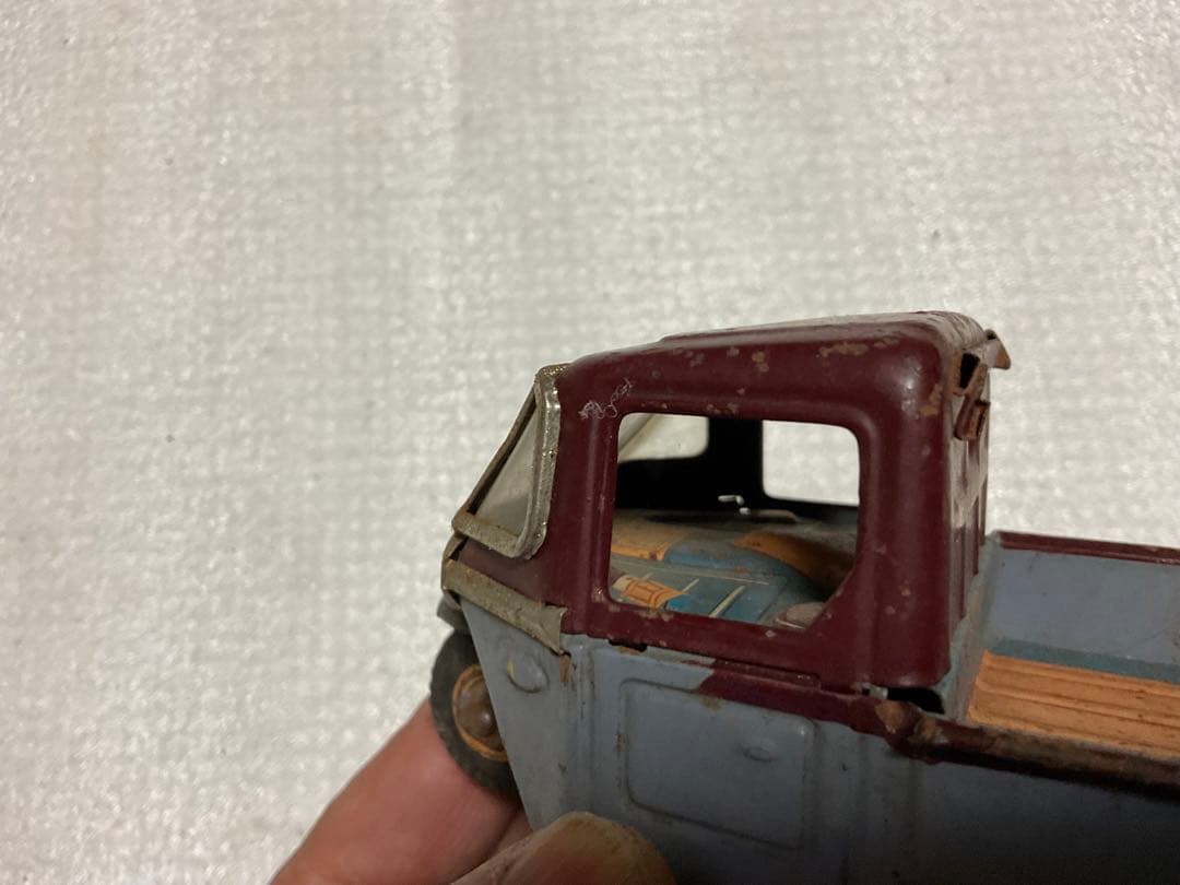 マツダ／3輪トラック。ブリキ製年代不明？【僅かな錆があります、付属品、箱は無し】