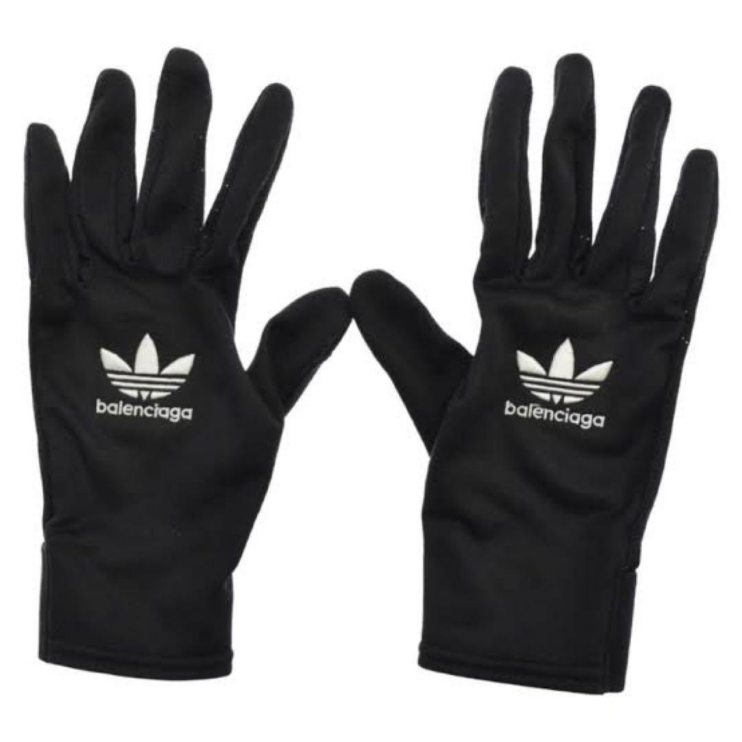 バレンシアガ 黒 手袋 アディダスロゴ付き