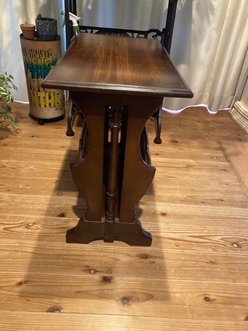 カリモクコロニアル　マガジンラック付サイドテーブル　木製　昭和レトロ