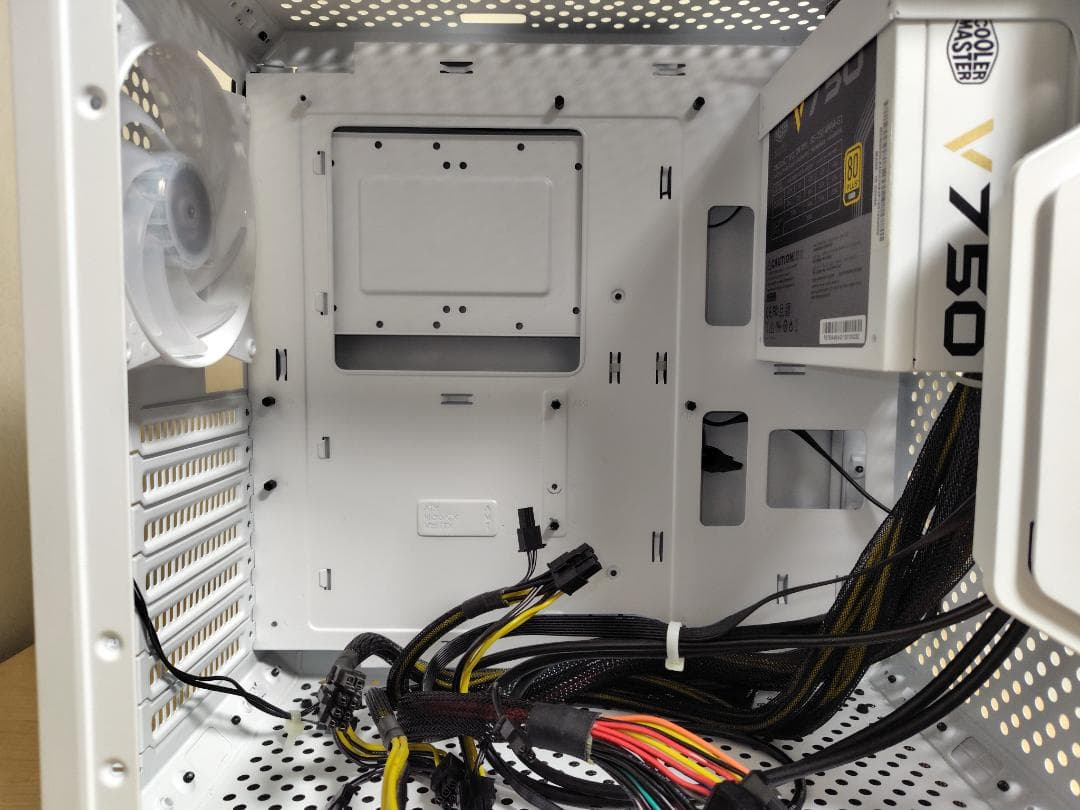 PCケース(自作PC用) Q500L Sakura Edition with V750 Semi