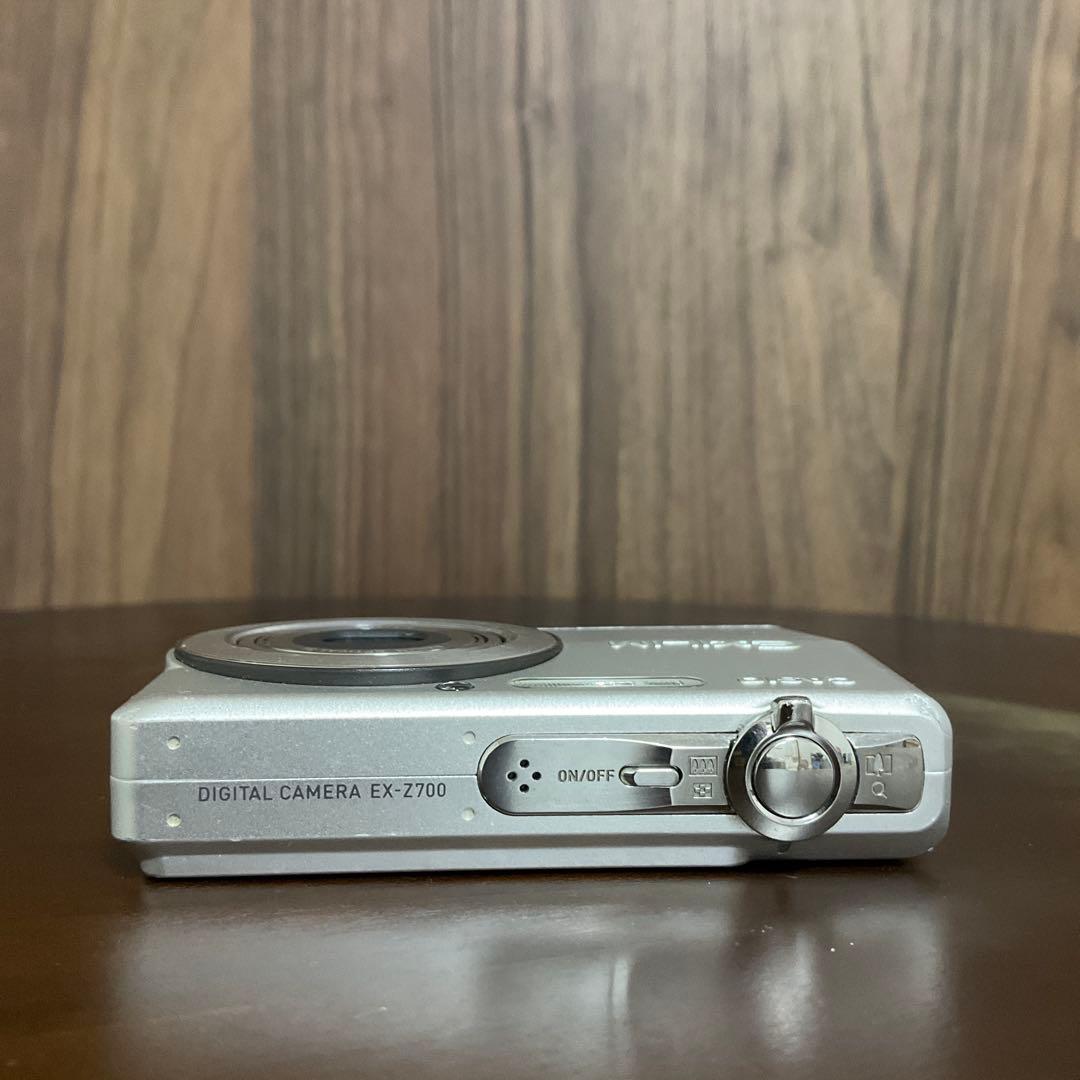デジタルカメラ Casio EXILIM EX-Z700