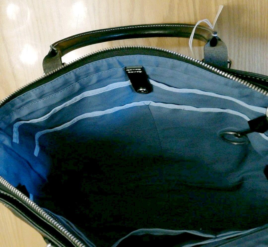 【新品】ヴィヴィアンウエストウッド　バッグ　黒色