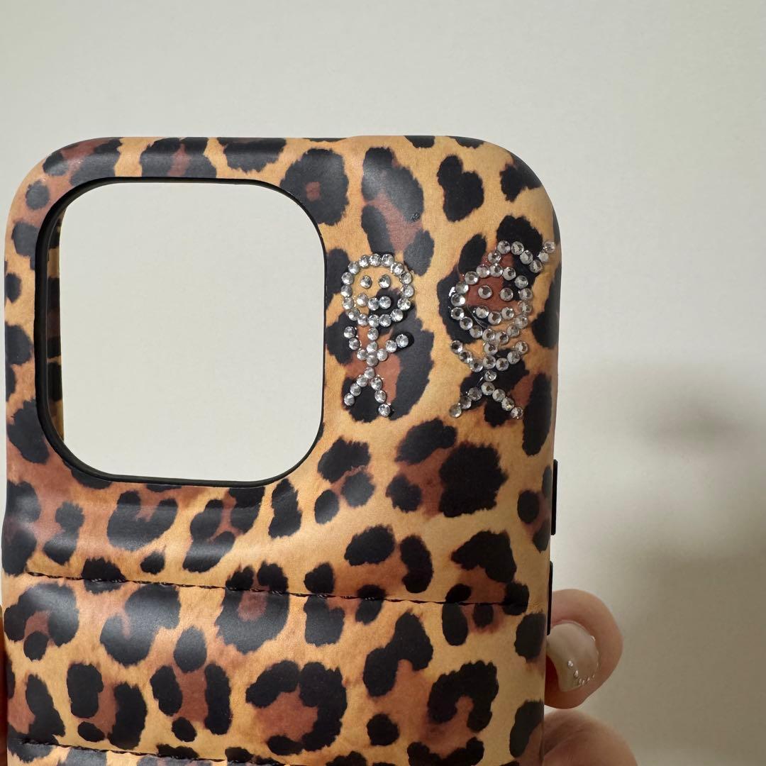 Urban Sophistication iPhone15Pro レオパード