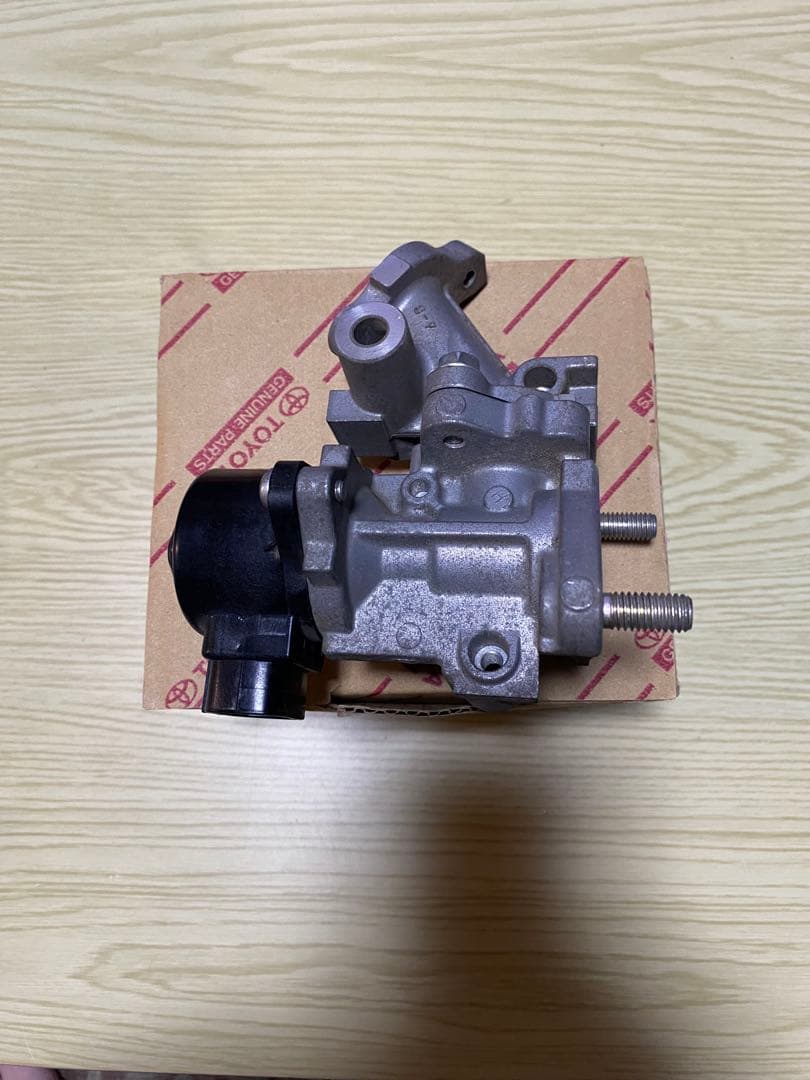 ZVW30 プリウス　25620-37120　EGRバルブ　30プリウス