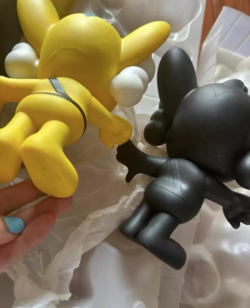 MEDICOM TOY /カウズ フィギュアKAWS JPP黄色と黒の2個セット