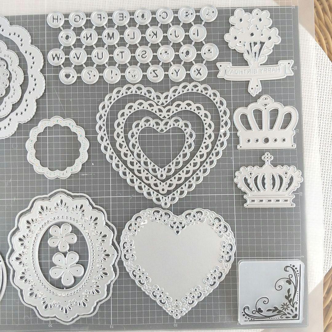 土日限定SALE♥️＊ダイカットマシンと27種カッティングダイ・エンボスセット＊