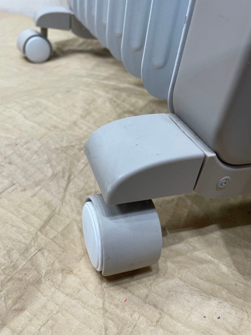 バ*ク様 DeLonghi VertiCaldo オイルヒーター RHJ21F0