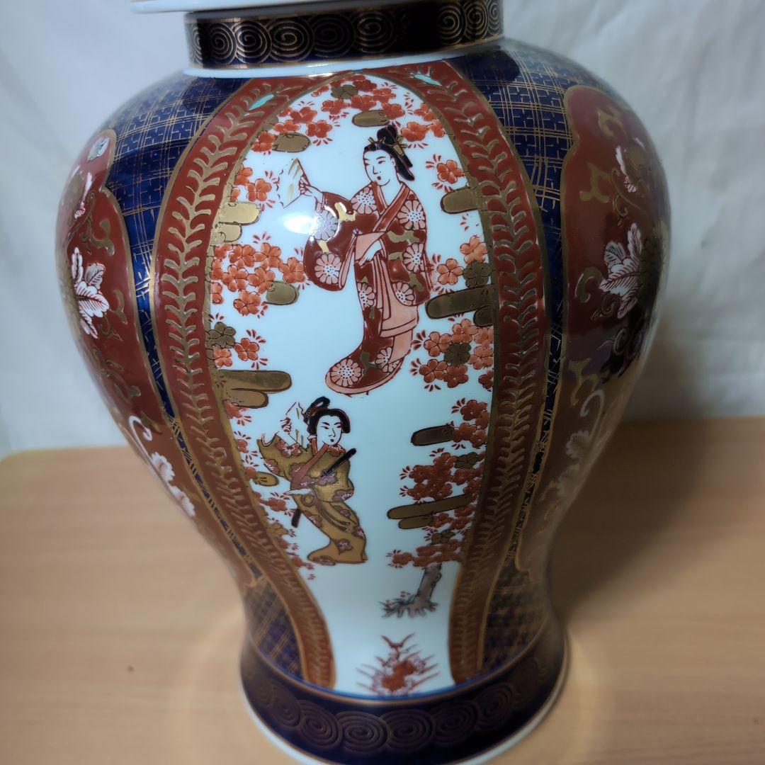 蓋付き飾り壷美人図