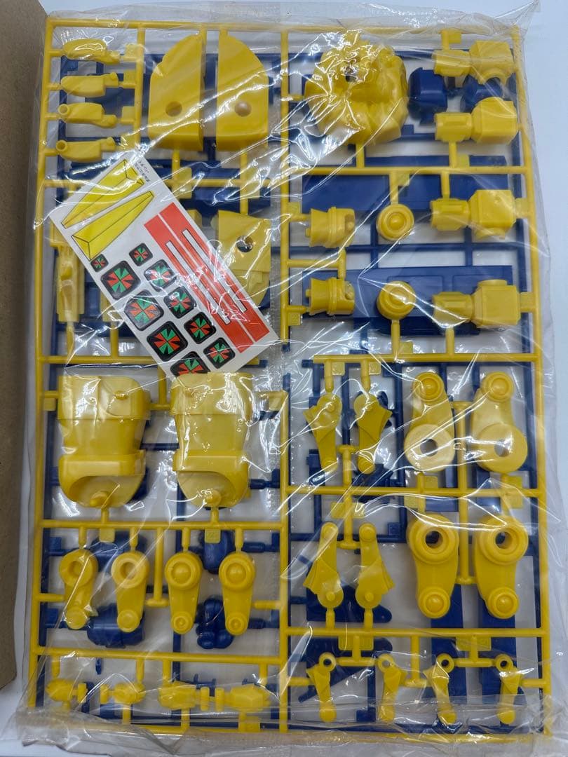 【未組立】内帯付き バンダイ 旧ロゴ 未来ロボ ダルタニアス　※A6※