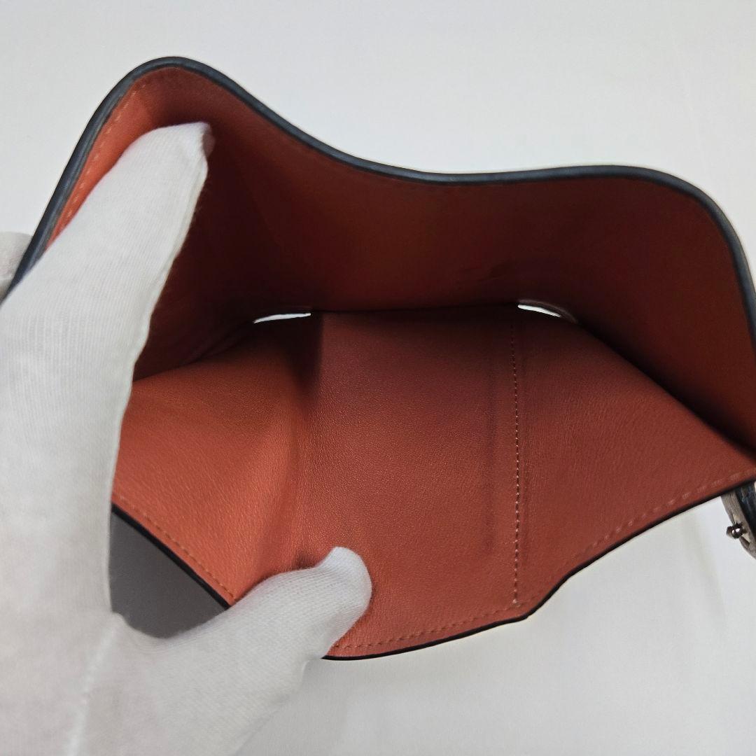 ロエベ　LOEWE　三つ折り財布　コンパクトウォレット　アナグラム