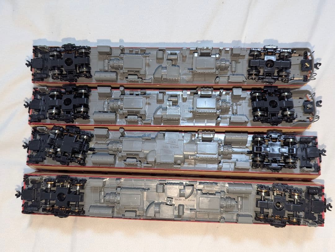 KATO　キハ82系　４両基本セット　【3-509】　室内灯点灯　HOゲージ