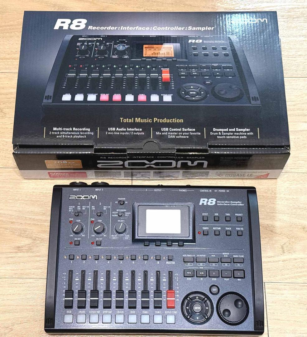 新品同様　Zoom R8 マルチトラックレコーダー（最終値下げしました）
