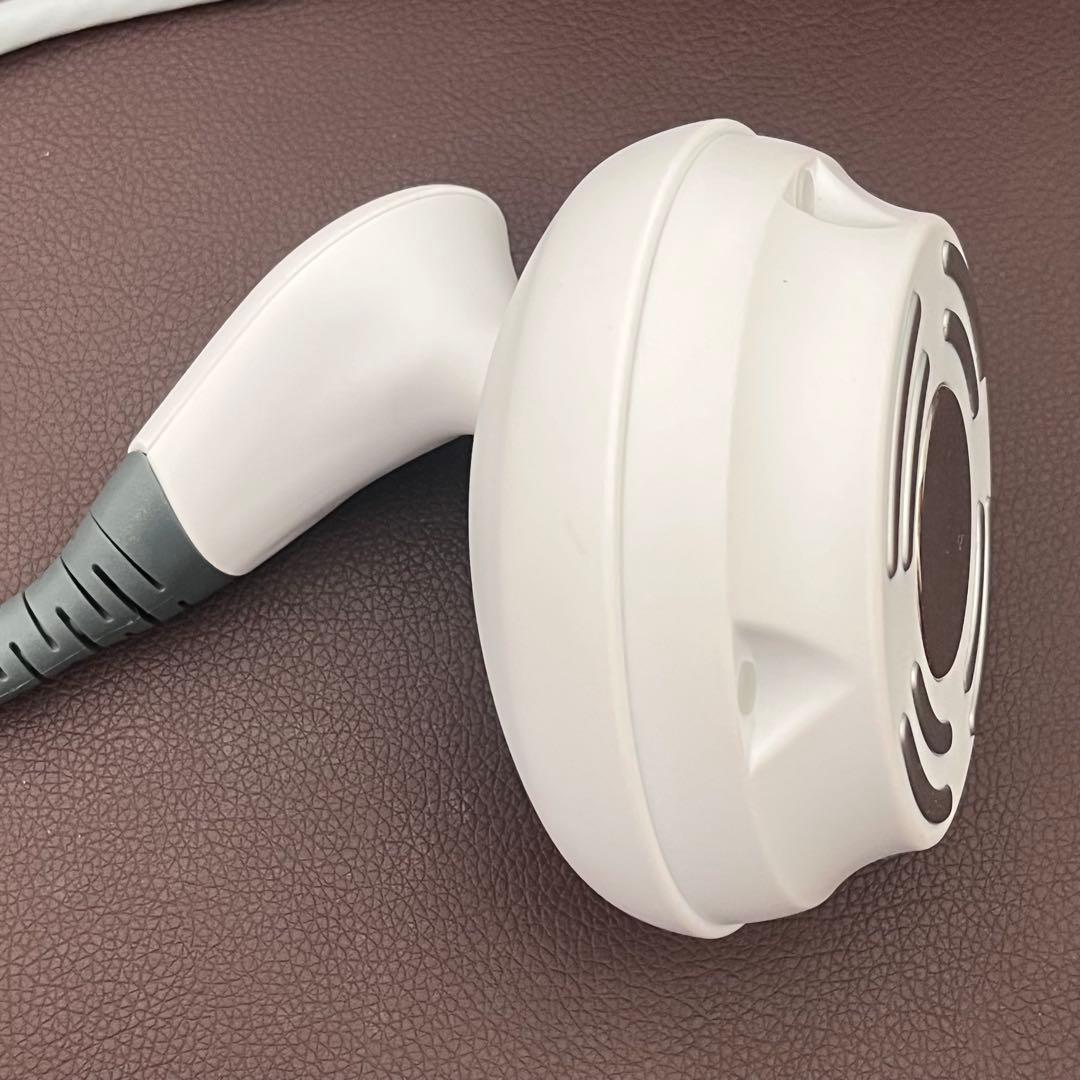 クワトロバーストキャビプレミア　プレミアム　痩身　フェイシャル