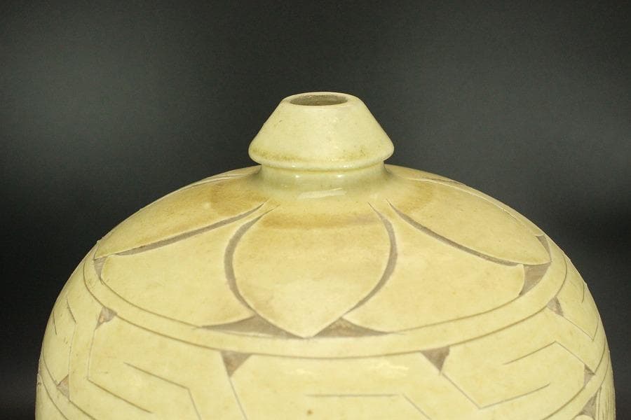 中国美術 磁州窯 纏枝蓮花 梅瓶(HA522)