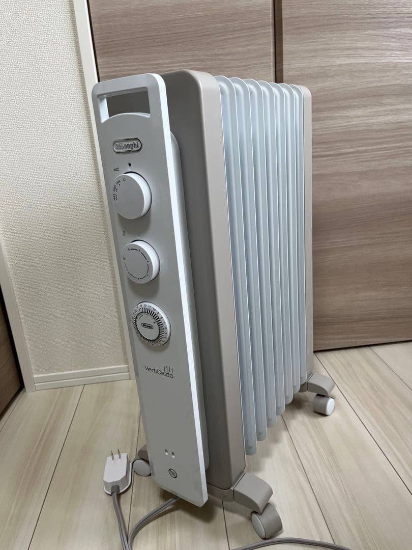 DeLonghi vertiCaD オイルヒーター