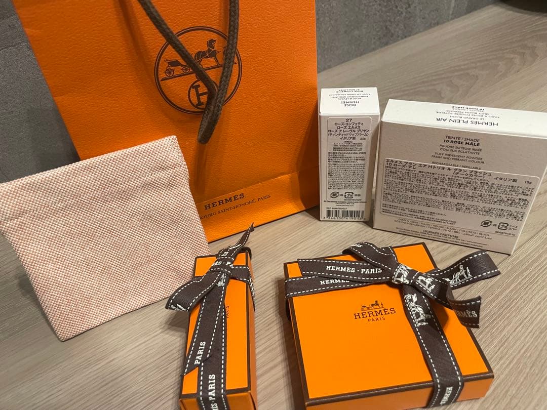 最終値下げです　早い者勝ち　HERMESチーク 【新品未使用】