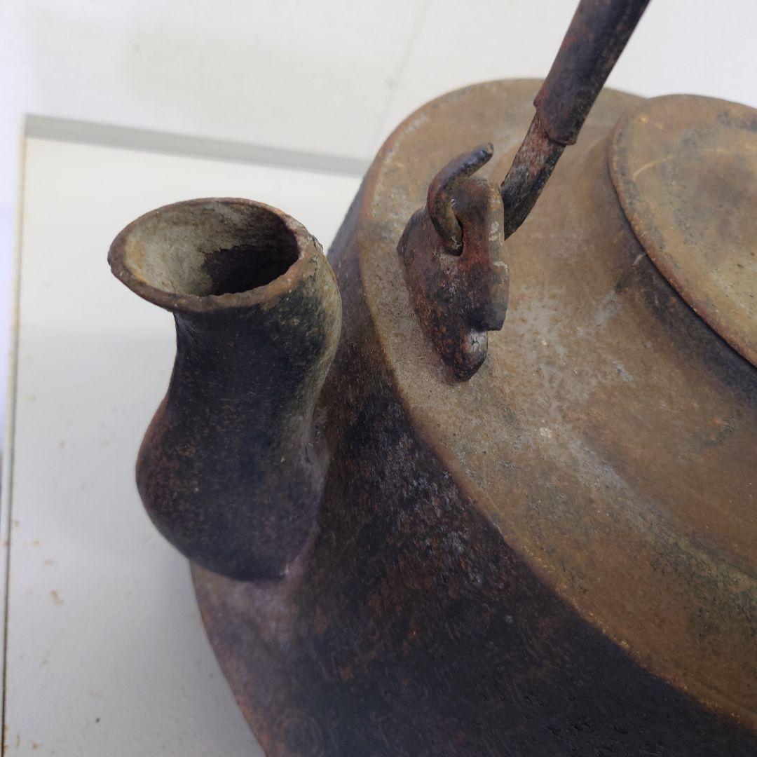 黒色 鉄瓶 装飾模様付き