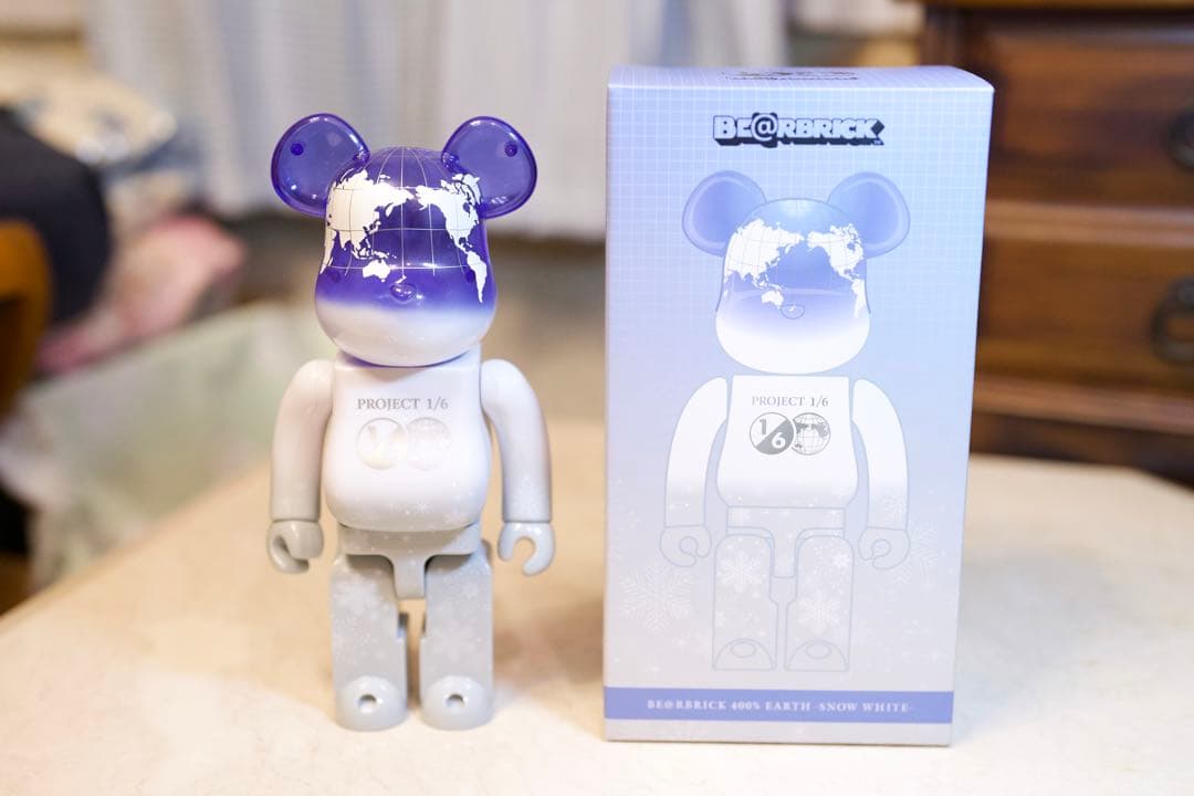 BE@RBRICK EARTH　 WHITE　ベアブリック　400%