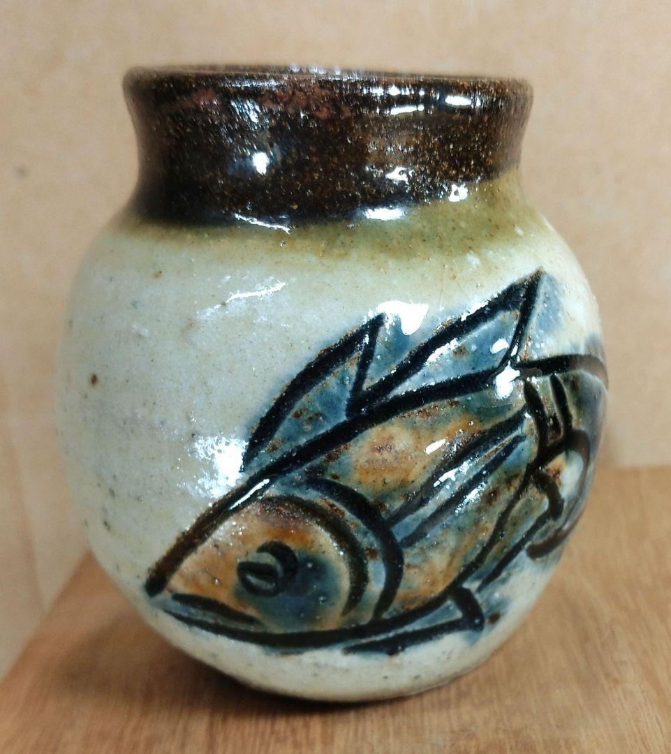 本物保証】金城次郎 小壷(魚文,2匹)共箱 栞 壷屋焼 人間国宝 美品 やちむん