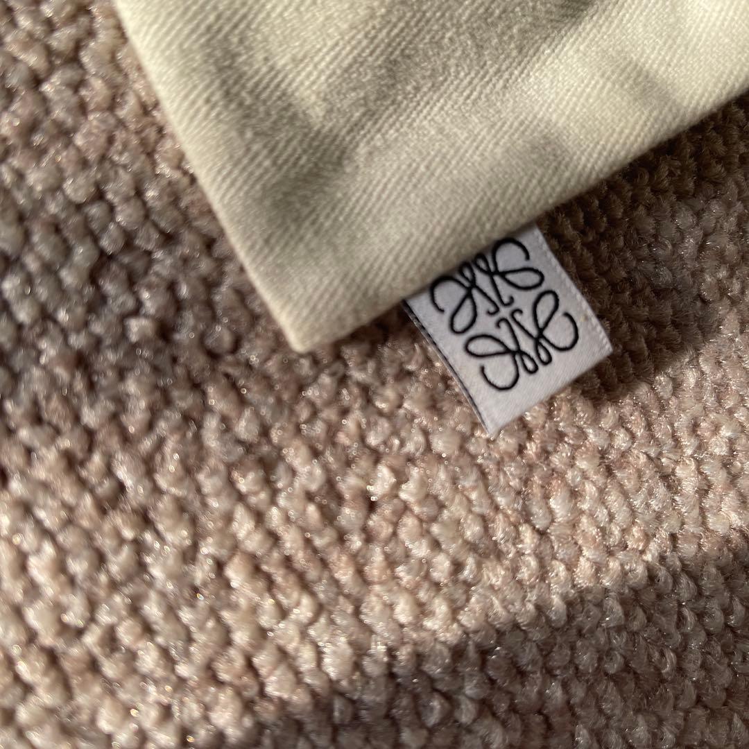 ロエベ　アナグラム　シルバー　ブローチ