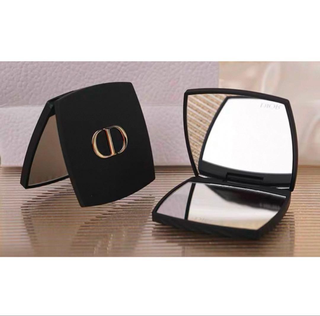 Dior ノベルティ　コンパクトミラー 鏡　化粧　ブラック　黒　オシャレ　上品