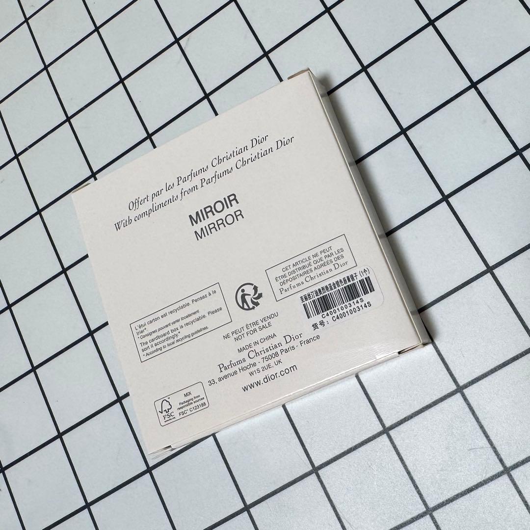 Dior ノベルティ　コンパクトミラー 鏡　化粧　ブラック　黒　オシャレ　上品