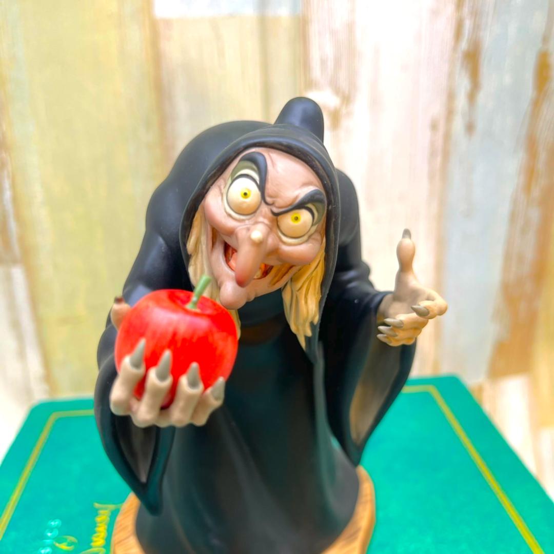 WDCC 白雪姫 女王 魔女 Witch ヴィランズ VILLAINS 毒林檎