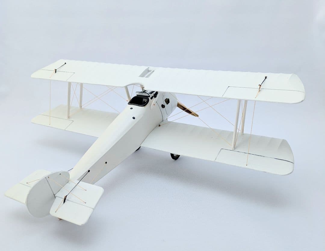 authentic models　オーセンティックモデルズ　白い複葉機