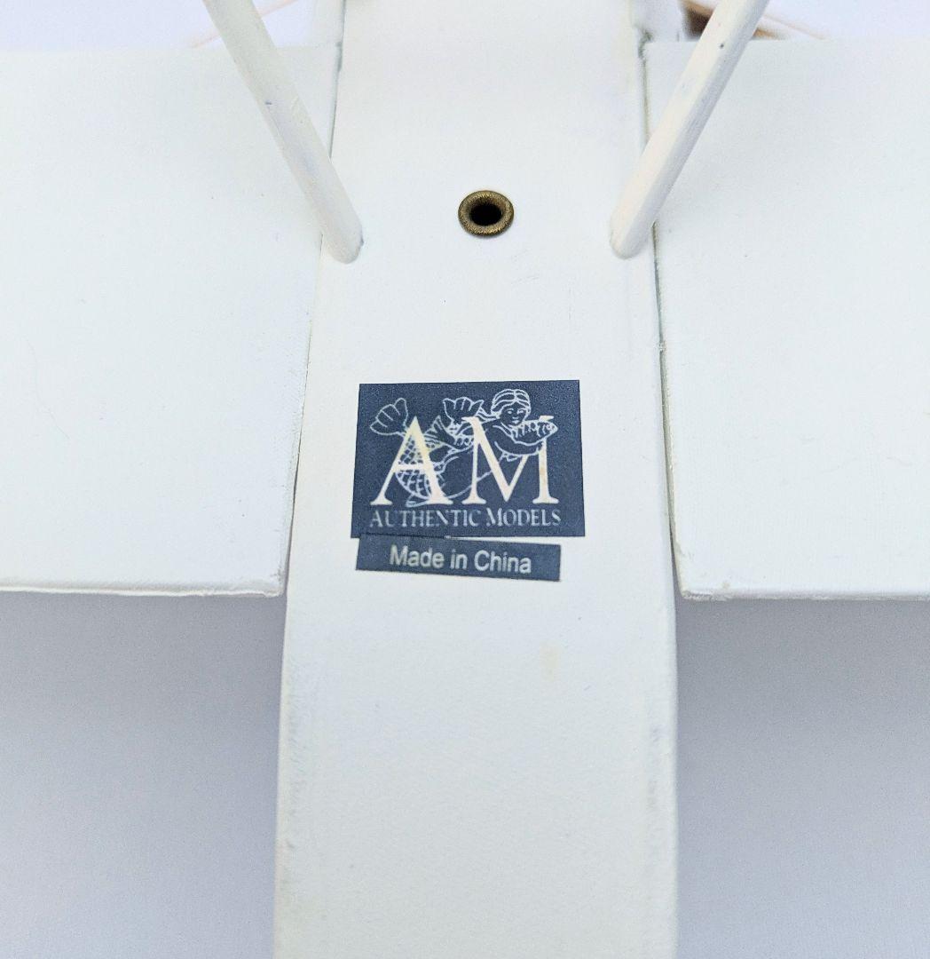 authentic models　オーセンティックモデルズ　白い複葉機