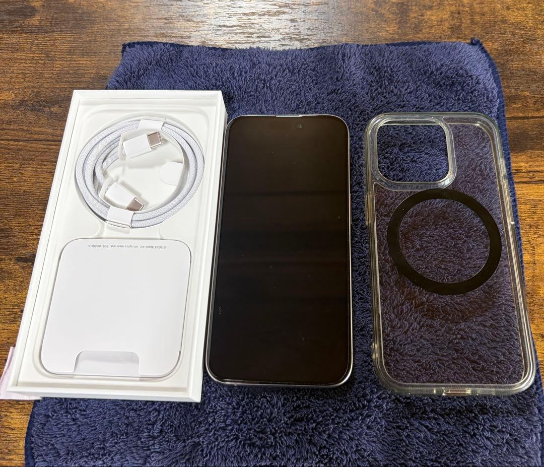 極美品　Apple iPhone 15Pro 本体
