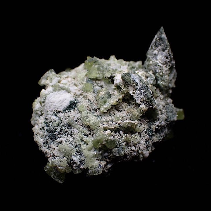 【パキスタン/バルチスタン産】スフェーンの群晶