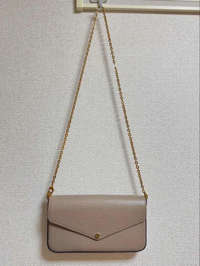 ルイヴィトン エピ ポシェットフェリシー