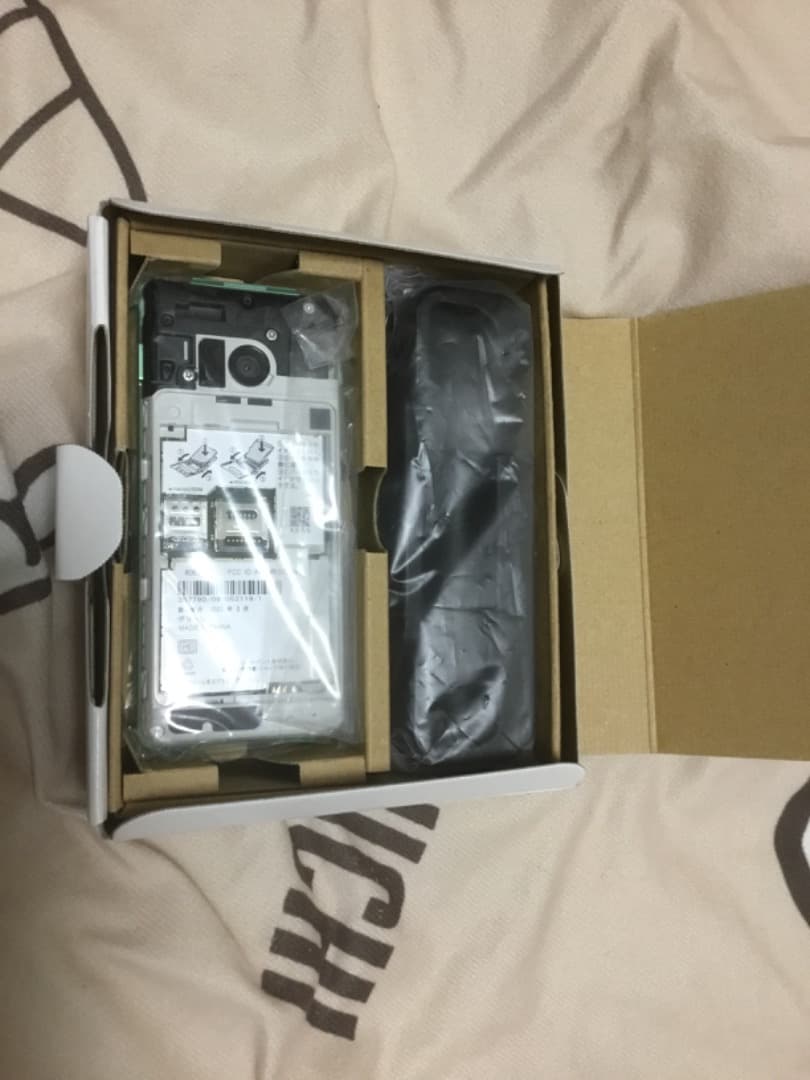 AQUOS ケータイ 3 806SH グリーン 未使用品simフリー