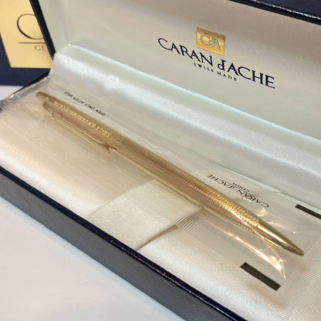 【未開封品】　CARAN dACHE　カランダッシュ　ゴールドカラー　ボールペン