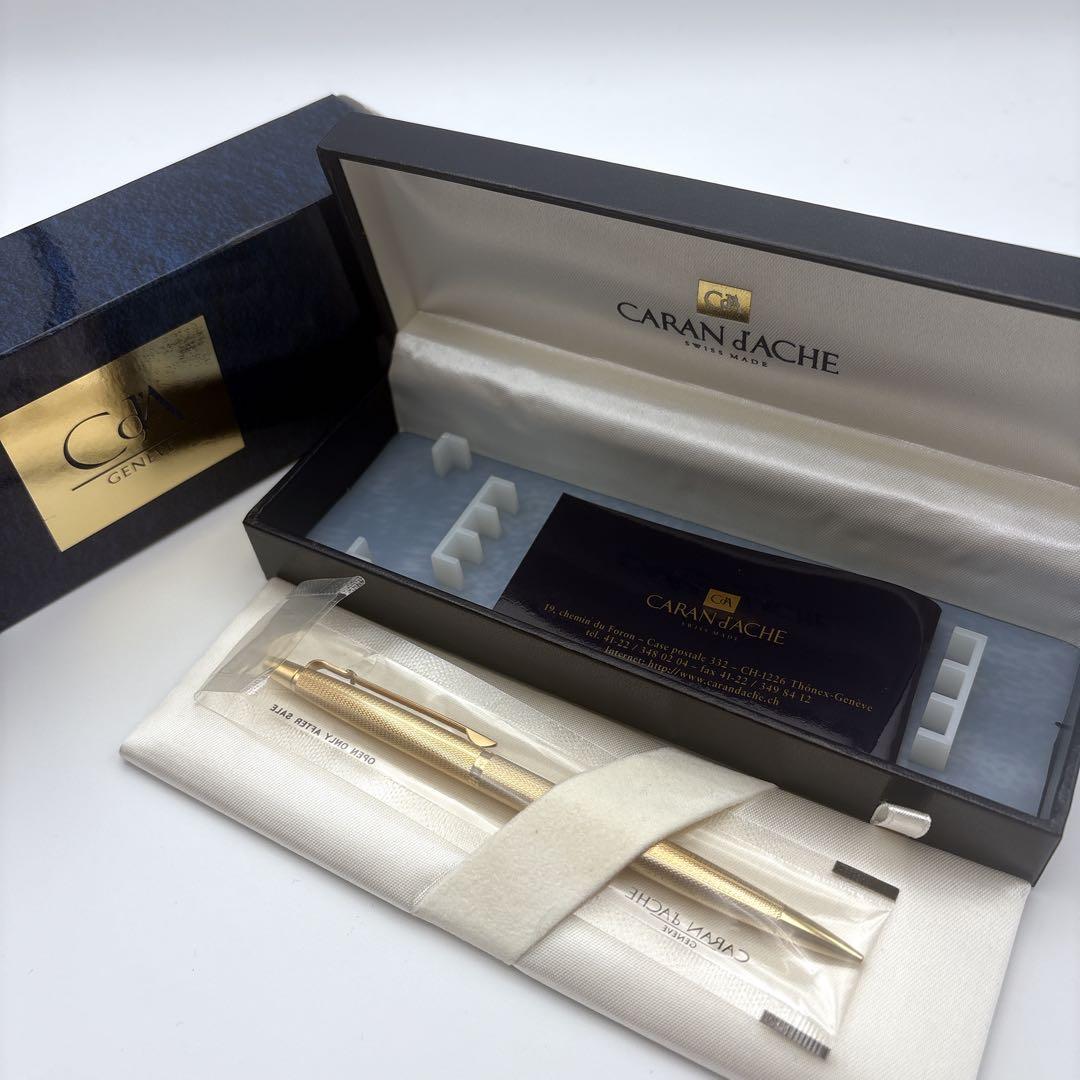 【未開封品】　CARAN dACHE　カランダッシュ　ゴールドカラー　ボールペン