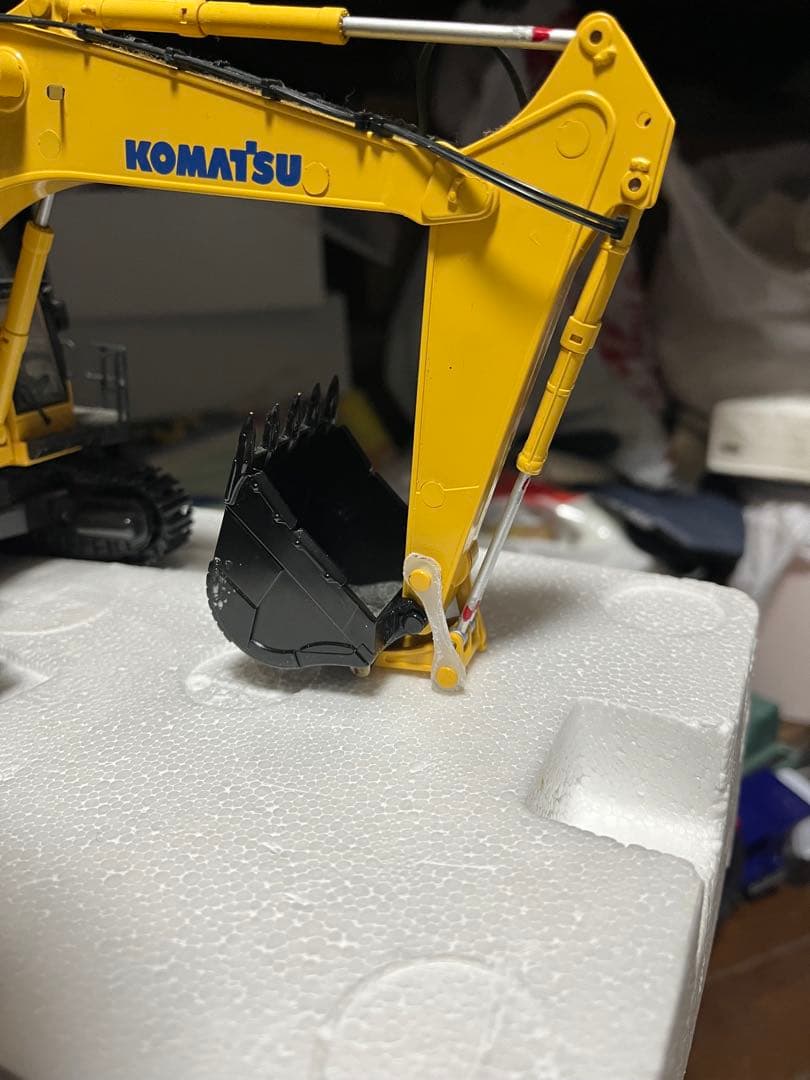 KYOSHO 1/50 油圧ショベル KOMATSU コマツ PC1250-8