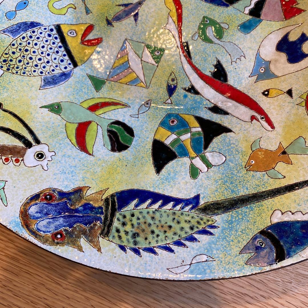 (リチャード　ケイシー）魚絵　鉄板皿の美術品　★直径　約35.7㎝
