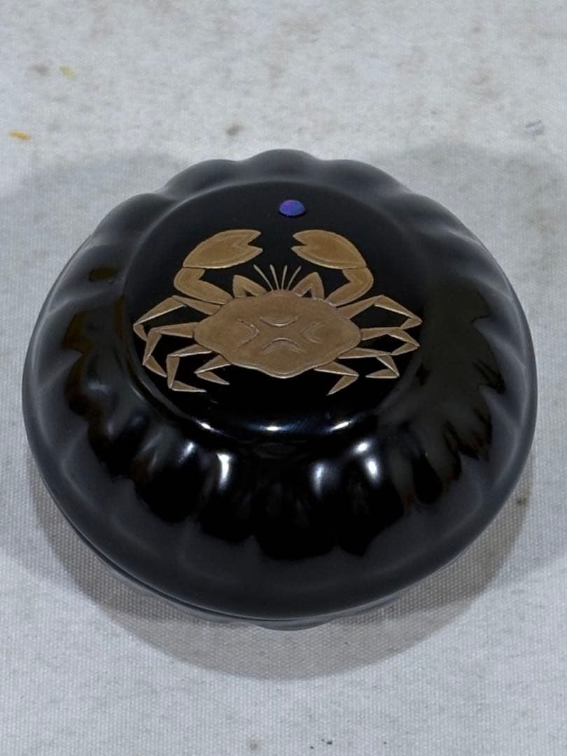 輪島塗　山田満佐博作　菊型 乾漆香合　蟹　美品　共箱　茶道具　送料込