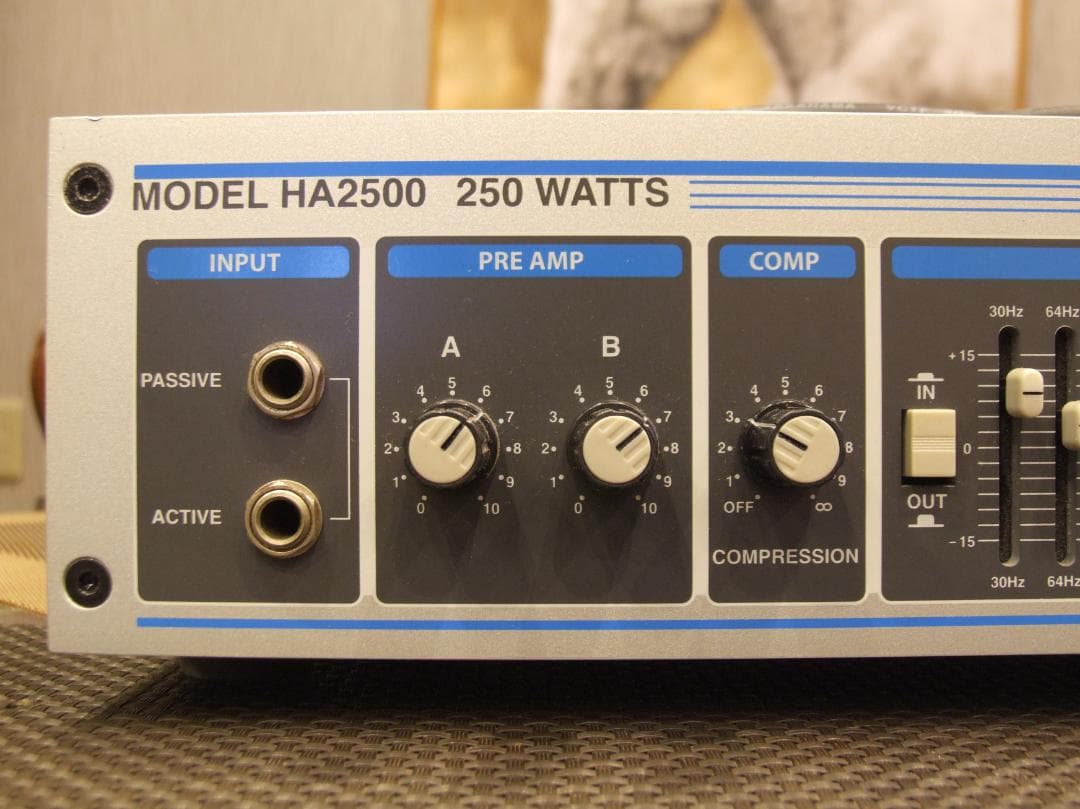 Hartke HA250 250W ベース用アンプ